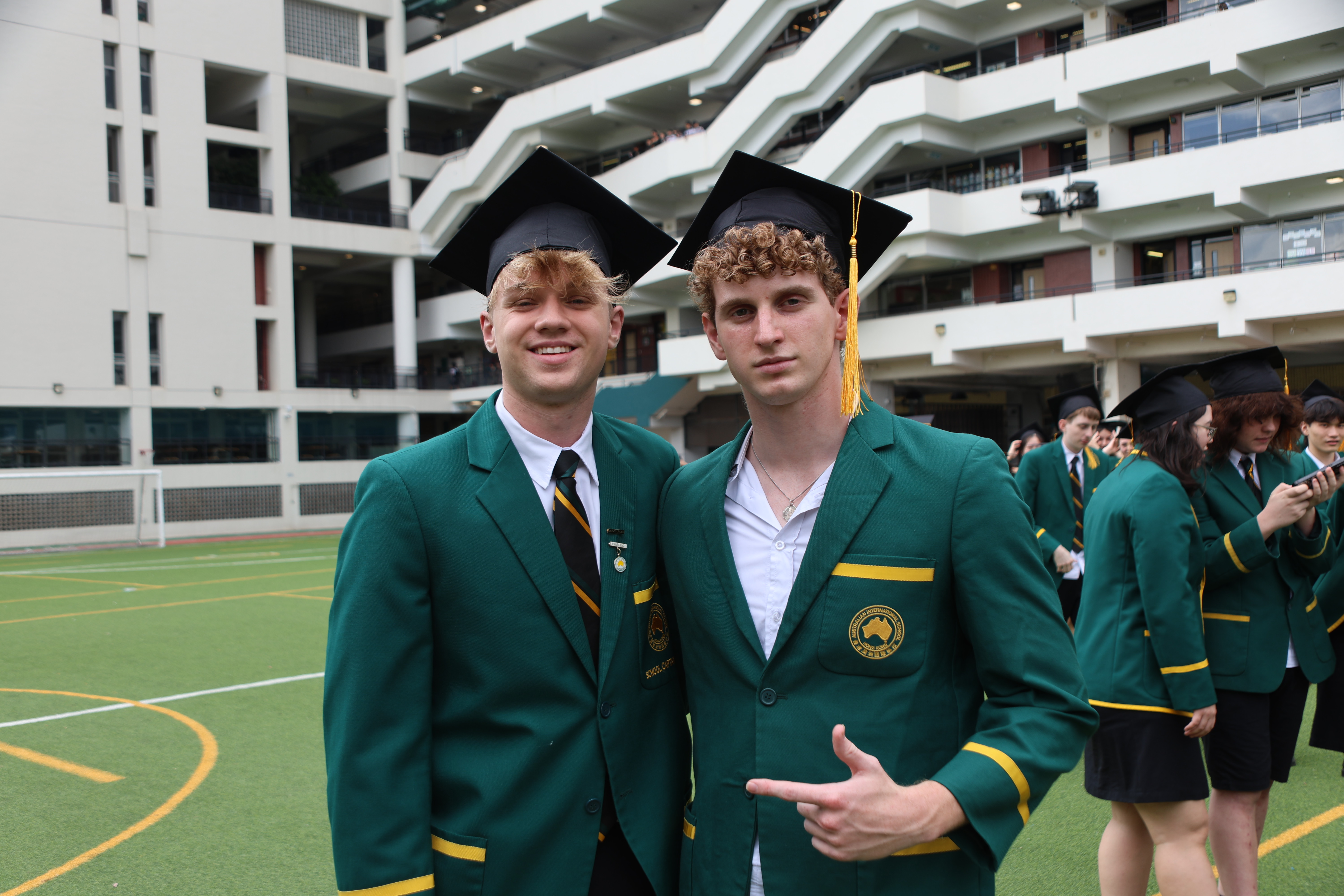 achieved final scores of 40 IBDP points or more.